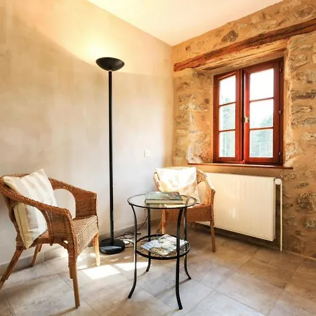 Gite Sauvessanges, 3 Pieces, 4 Personnes - Fr-1-630-273